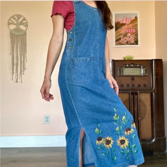 SOLD - Picture 4 of 8